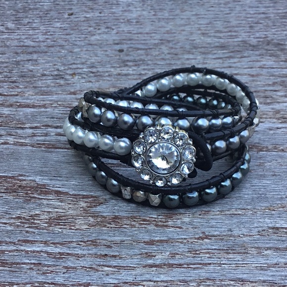 🥂 Shades of gray pearl wrap bracelet - Picture 1 of 5
